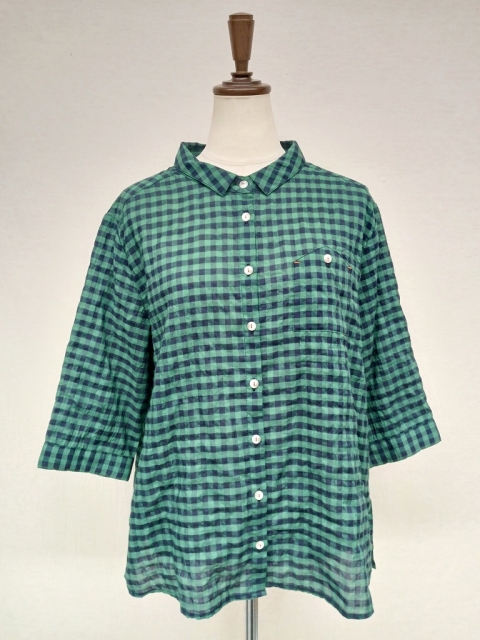 チェック柄シャツ